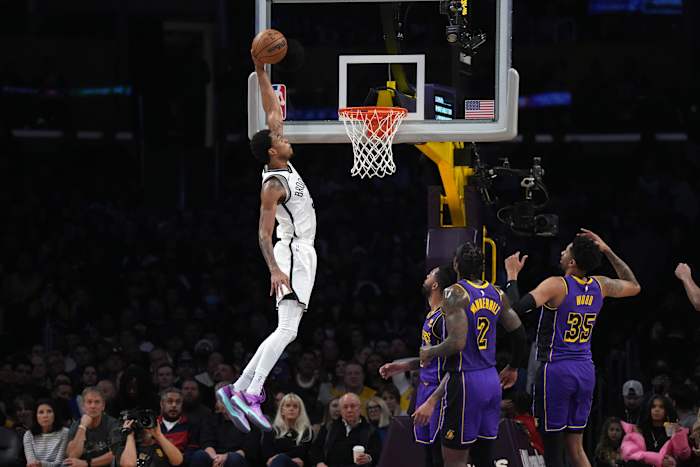 Brooklyn Nets center Nic Claxton (33) moves to the basketl against the Los Angeles Lakers